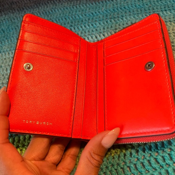 Tory Burch Fleming Bi-Fold Wallet - Picture 6 of 8